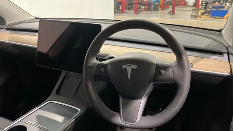 TESLA MODEL Y Long Range AWD Auto