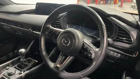 MAZDA 3 2.0 e-Skyactiv G MHEV Takumi