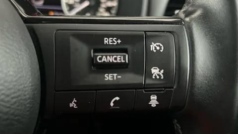 Nissan Qashqai 1.3 DiG-T MH Acenta Premium 5dr