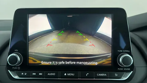 Nissan Qashqai 1.3 DiG-T MH Acenta Premium 5dr