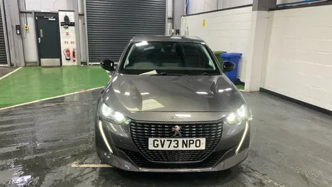 Peugeot 208 1.2 PureTech 100 Allure Premium + 5dr EAT8