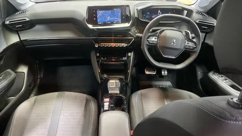 Peugeot 208 1.2 PureTech 100 Allure Premium + 5dr EAT8