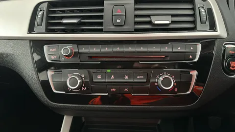 BMW 1 SERIES 116d SE Business [Nav/Servotronic]