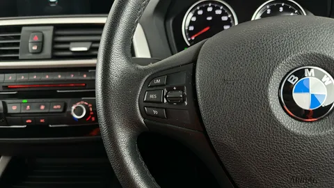 BMW 1 SERIES 116d SE Business [Nav/Servotronic]