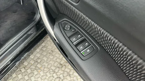 BMW 1 SERIES 116d SE Business [Nav/Servotronic]