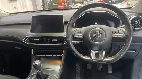 Mg Motor Uk               Hs 1.5 T-GDI Trophy