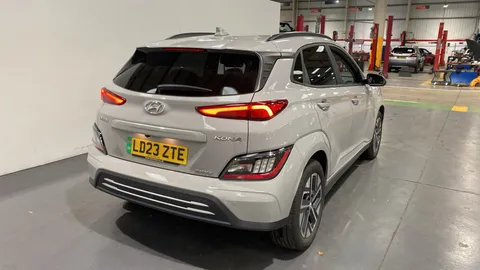 HYUNDAI KONA 100kW Premium 39kWh Auto