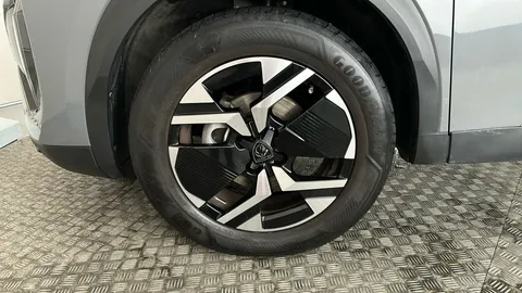 PEUGEOT 2008 1.2 PureTech 130 Allure