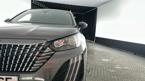 PEUGEOT 2008 1.2 PureTech 130 Allure