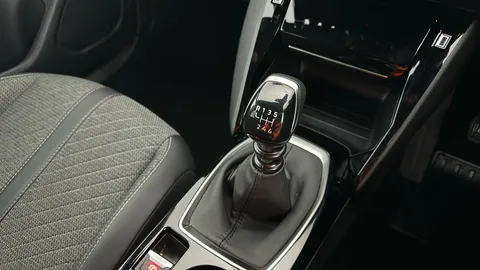 PEUGEOT 2008 1.2 PureTech 130 Allure