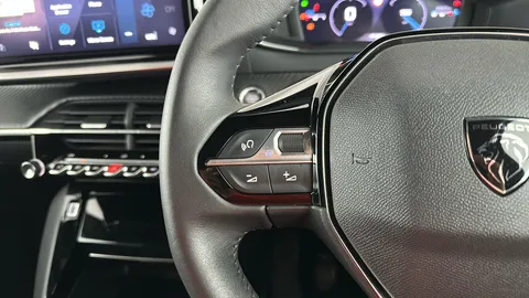 PEUGEOT 2008 1.2 PureTech 130 Allure