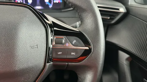 PEUGEOT 2008 1.2 PureTech 130 Allure