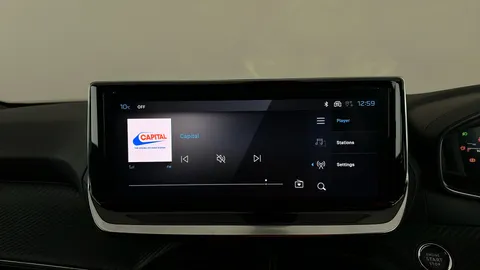 PEUGEOT 2008 1.2 PureTech 130 Allure