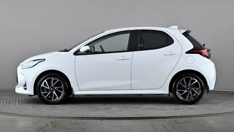 TOYOTA YARIS 1.5 Hybrid Design CVT