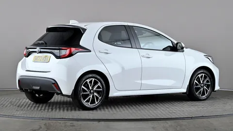 TOYOTA YARIS 1.5 Hybrid Design CVT