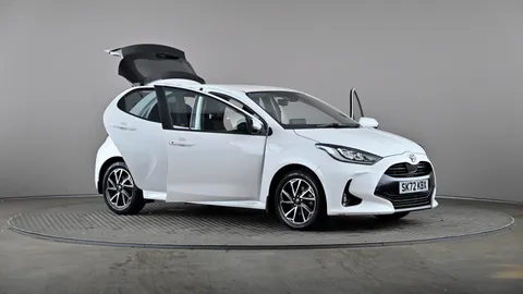 TOYOTA YARIS 1.5 Hybrid Design CVT