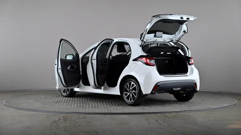 TOYOTA YARIS 1.5 Hybrid Design CVT