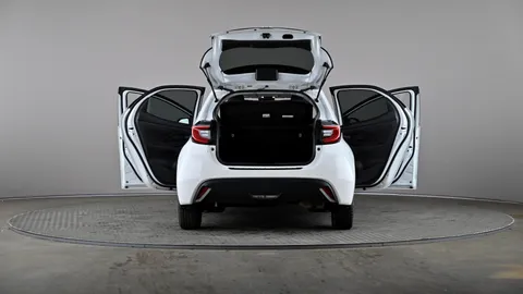 TOYOTA YARIS 1.5 Hybrid Design CVT