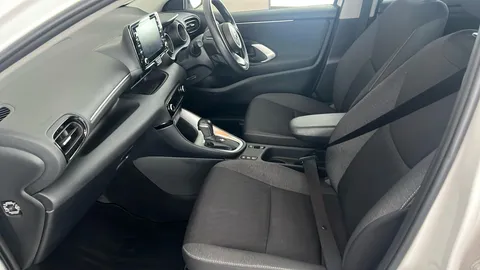 TOYOTA YARIS 1.5 Hybrid Design CVT