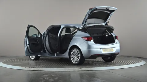 Vauxhall Astra 1.4T 16V 150 Elite 5dr