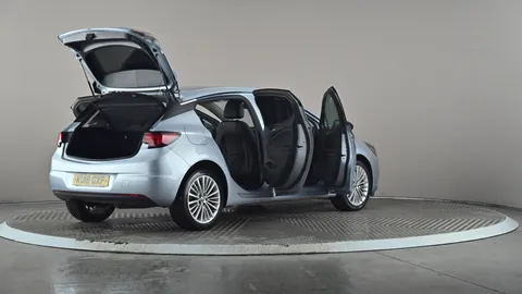 Vauxhall Astra 1.4T 16V 150 Elite 5dr