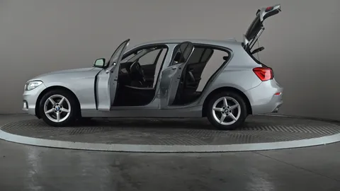 BMW 1 Series 118d SE 5dr [Nav] Step Auto