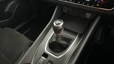 NISSAN QASHQAI 1.3 DiG-T MH Acenta Premium