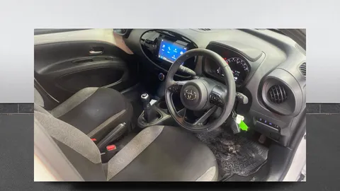 Toyota Aygo X 1.0 VVT-i Pure