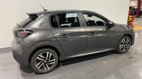 Peugeot 208 1.2 PureTech 100 Active Premium + EAT8