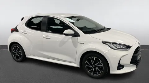 Toyota Yaris 1.5 Hybrid Design CVT
