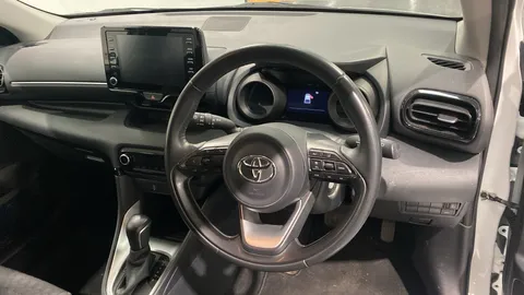 Toyota Yaris 1.5 Hybrid Design CVT