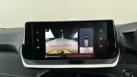 Peugeot 208 1.2 PureTech 100 Allure Premium + EAT8