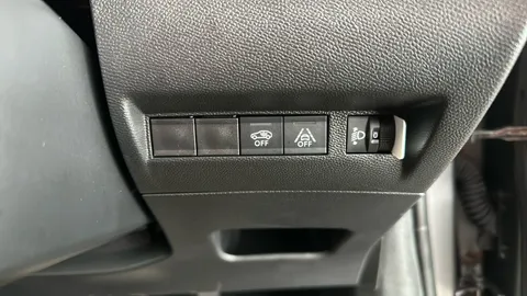 Peugeot 208 1.2 PureTech 100 Allure Premium + EAT8