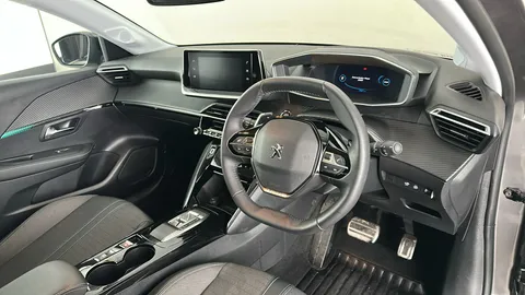 Peugeot 208 1.2 PureTech 100 Allure Premium + EAT8