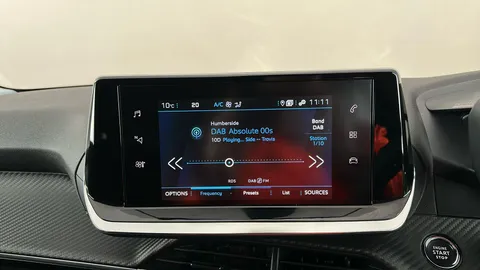 Peugeot 208 1.2 PureTech 100 Allure Premium + EAT8