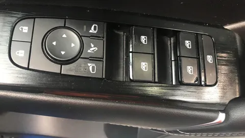 NISSAN QASHQAI 1.3 DiG-T MH N-Connecta [Glass Roof]