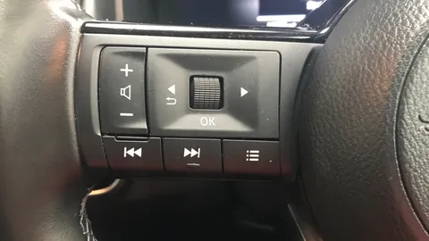 NISSAN QASHQAI 1.3 DiG-T MH N-Connecta [Glass Roof]