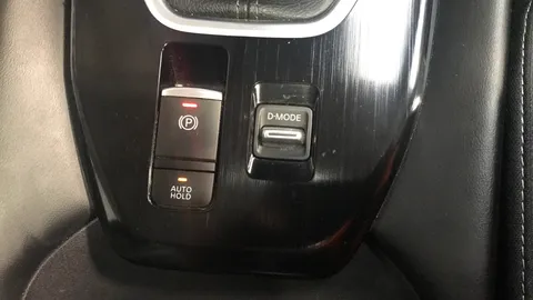 NISSAN QASHQAI 1.3 DiG-T MH N-Connecta [Glass Roof]