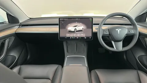 Tesla                     Model 3 Standard Plus Auto