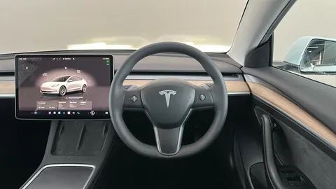 Tesla                     Model 3 Standard Plus Auto