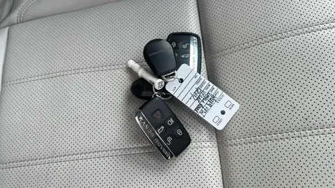 Land Rover Range Rover Velar 2.0 D180 SE Auto