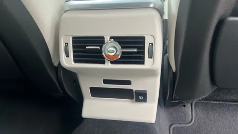 Land Rover Range Rover Velar 2.0 D180 SE Auto