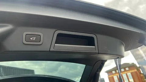 Land Rover Range Rover Velar 2.0 D180 SE Auto