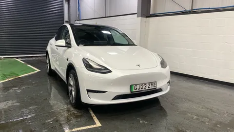 Tesla                     Model Y RWD Auto