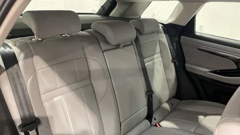 Land Rover Range Rover Evoque 1.5 P300e SE Auto