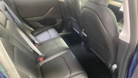 Tesla                     Model Y RWD Auto