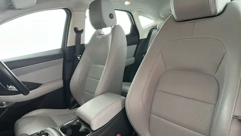Jaguar E-Pace 2.0 D200 R-Dynamic SE Auto