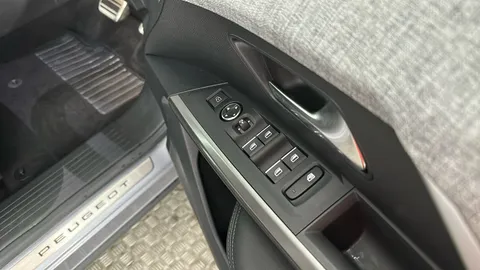 PEUGEOT 3008 157kW GT 73kWh Auto
