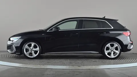 AUDI A3 30 TFSI S Line