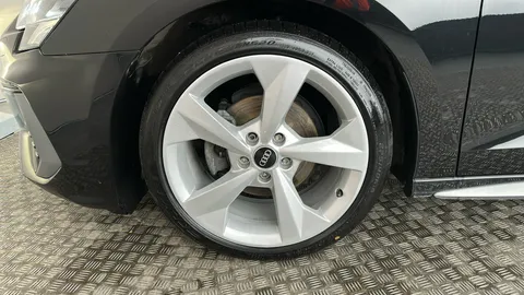 AUDI A3 30 TFSI S Line